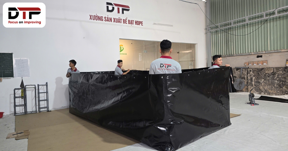 Bể bạt HDPE trơn bóng, bốn góc khò kín, dễ vệ sinh
